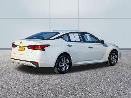 2025 Nissan Altima S FWD