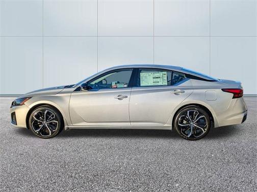 2025 Nissan Altima SR FWD