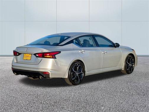 2025 Nissan Altima SR FWD