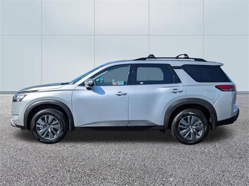 2025 Nissan Pathfinder SV FWD