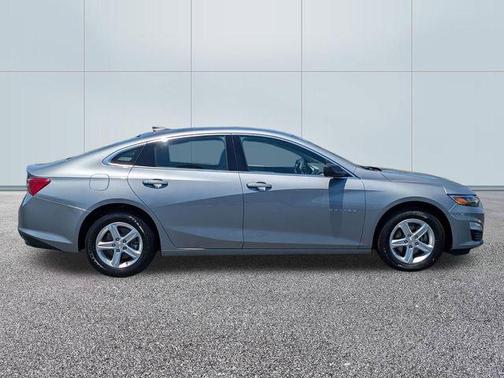 Sterling Gray Metallic 2023 Chevrolet Malibu 1LS