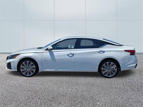 2023 Nissan Altima 2.5 SL