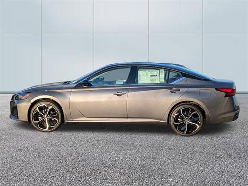 2025 Nissan Altima SR FWD