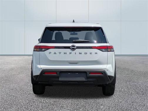 2025 Nissan Pathfinder S FWD