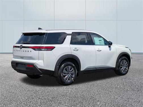 2025 Nissan Pathfinder S FWD