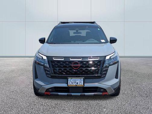Boulder Gray/Super Black 2026 Nissan Pathfinder Rock Creek