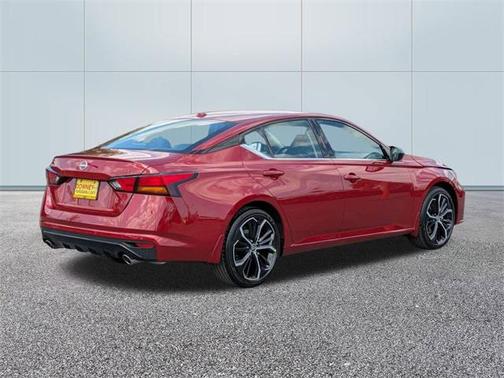 2025 Nissan Altima SR FWD