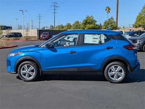 2025 Nissan Kicks S