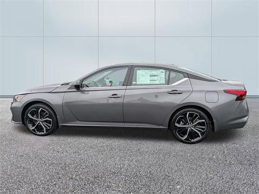 2025 Nissan Altima SR FWD