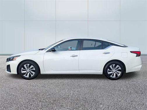 2025 Nissan Altima S FWD