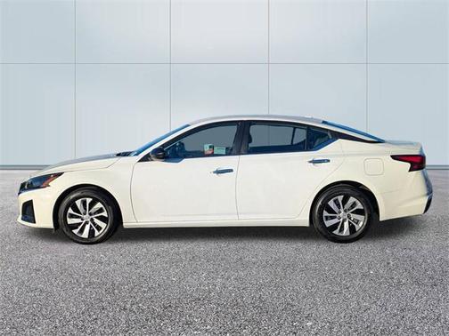 2025 Nissan Altima S FWD