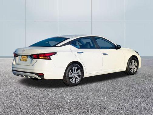 2025 Nissan Altima S FWD