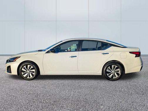 2025 Nissan Altima S FWD