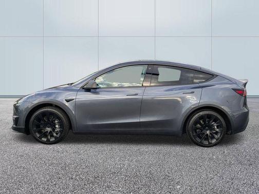 Midnight Silver Metallic 2022 Tesla Model Y Long Range Dual Motor All-Wheel Drive