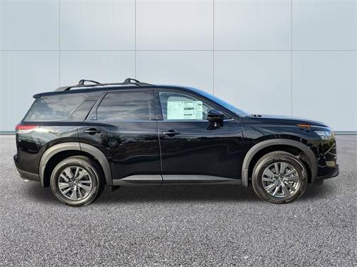 2025 Nissan Pathfinder SV FWD