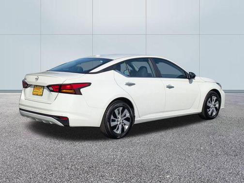 2025 Nissan Altima S FWD