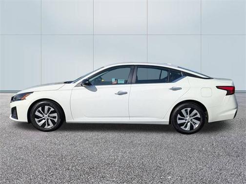 2025 Nissan Altima S FWD