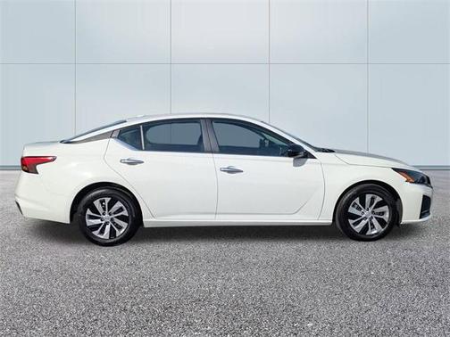 2025 Nissan Altima S FWD