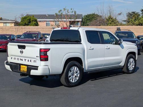 2023 Nissan Frontier SV
