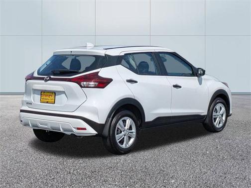 2025 Nissan Kicks S