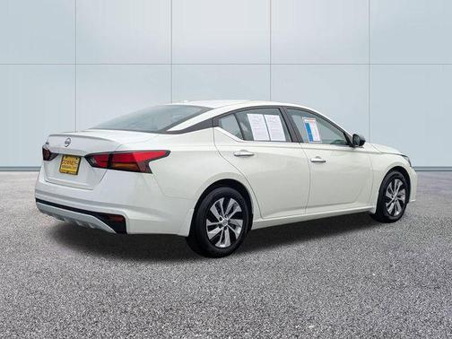 2025 Nissan Altima S FWD