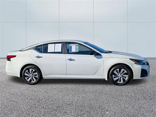 2025 Nissan Altima S FWD