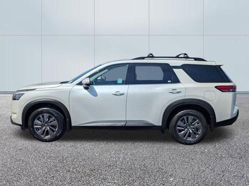 Pearl White Tricoat 2023 Nissan Pathfinder SV FWD