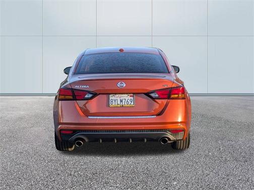 2022 Nissan Altima SR FWD