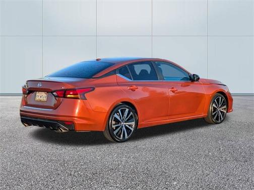 2022 Nissan Altima SR FWD