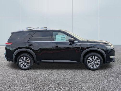 Super Black 2025 Nissan Pathfinder SL FWD