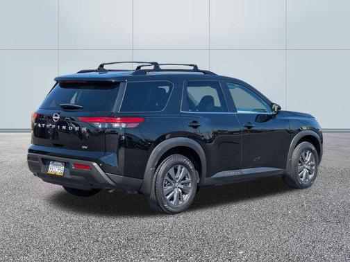 2022 Nissan Pathfinder SV 2WD