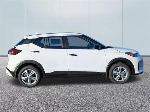2025 Nissan Kicks S