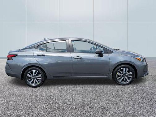 Gun Metallic 2025 Nissan Versa 1.6 SV