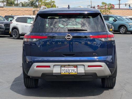 Deep Ocean Blue Pearl 2022 Nissan Pathfinder SL 2WD