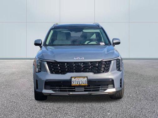 Everlasting Silver 2025 Kia Sorento SX
