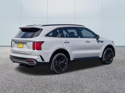 Wolf Gray 2022 Kia Sorento SX