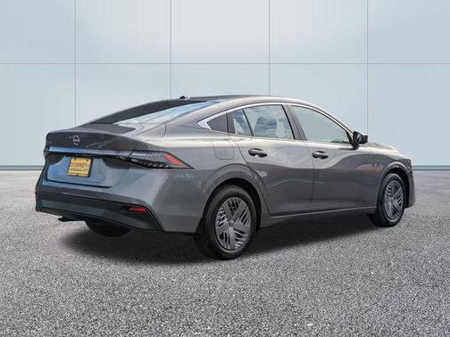 Super Black 2026 Nissan Kicks SV
