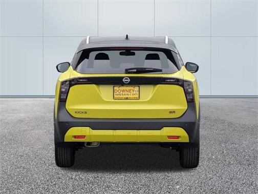 2025 Nissan Kicks SR