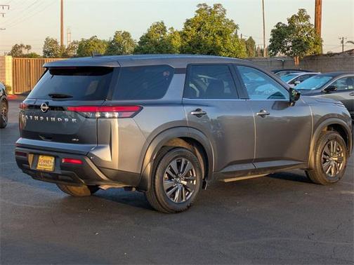 2024 Nissan Pathfinder S 4WD