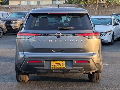 2024 Nissan Pathfinder S 4WD