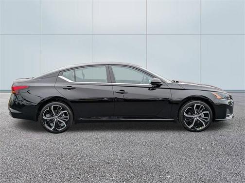 2025 Nissan Altima SR FWD