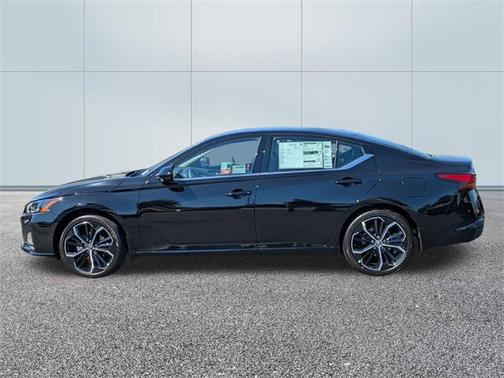 2025 Nissan Altima SR FWD