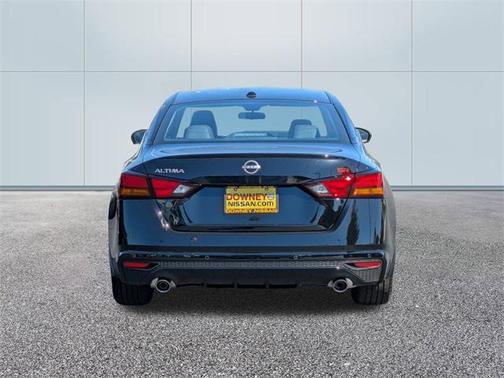 2025 Nissan Altima SR FWD