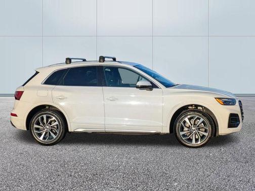 Glacier White Metallic 2021 Audi Q5 45 Premium Plus
