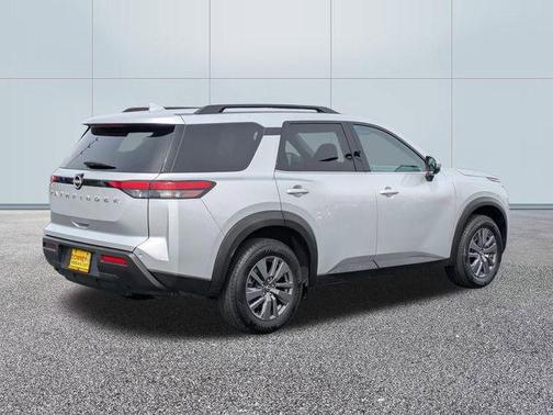 Brilliant Silver Metallic 2025 Nissan Pathfinder SV FWD