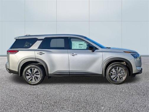2025 Nissan Pathfinder S FWD