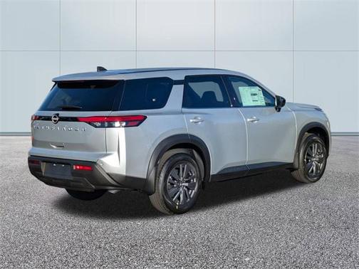 2025 Nissan Pathfinder S FWD