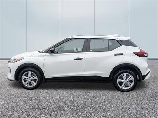 2025 Nissan Kicks S