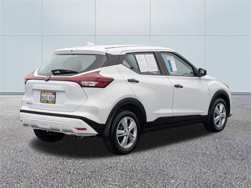 2025 Nissan Kicks S
