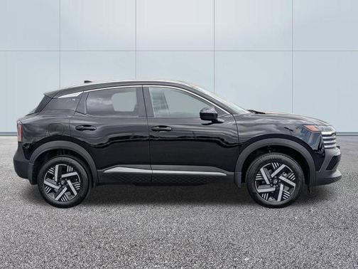Super Black 2026 Nissan Kicks SV